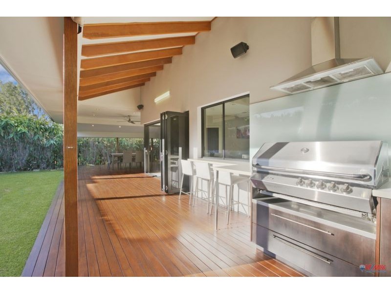 4 Barron Road, Birkdale QLD 4159