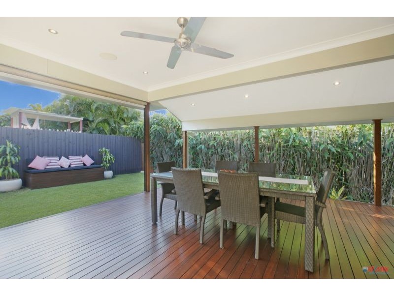 4 Barron Road, Birkdale QLD 4159