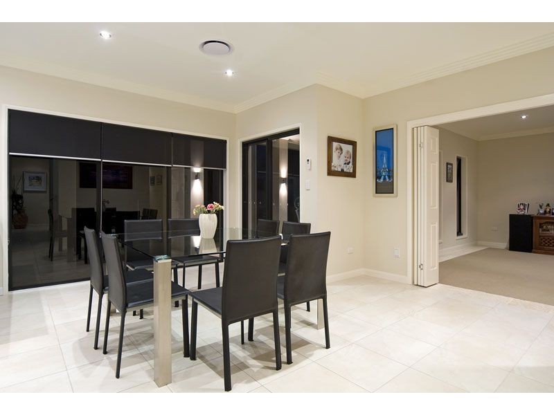 17 Mallan Terrace, Birkdale QLD 4159