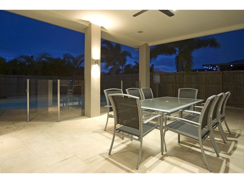 17 Mallan Terrace, Birkdale QLD 4159