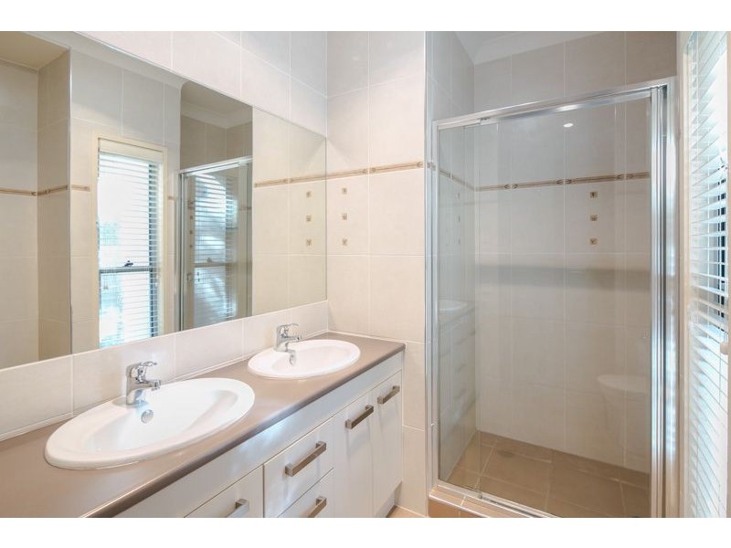 36 Thomas Street, Birkdale QLD 4159