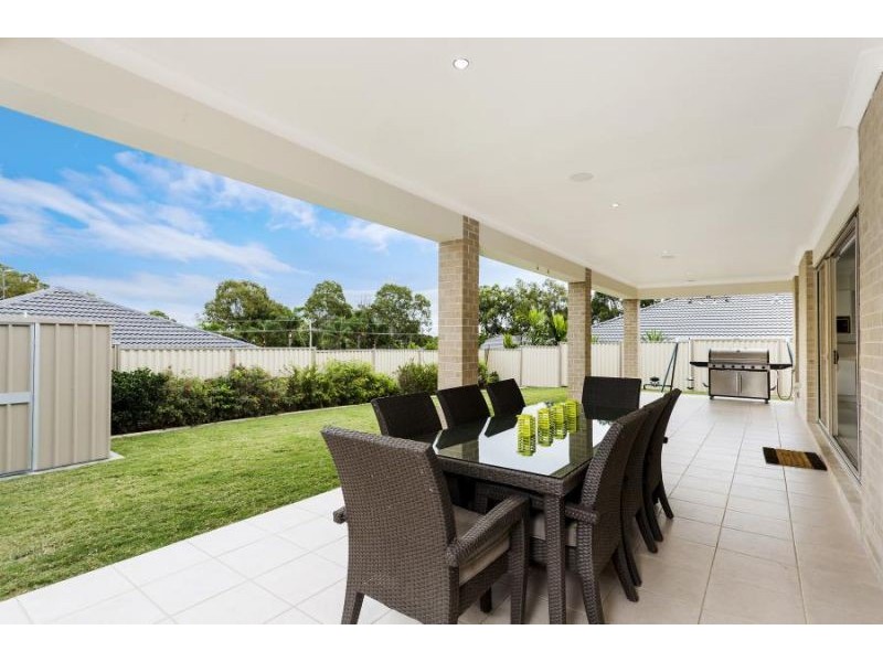 12 Amalia Street, Birkdale QLD 4159