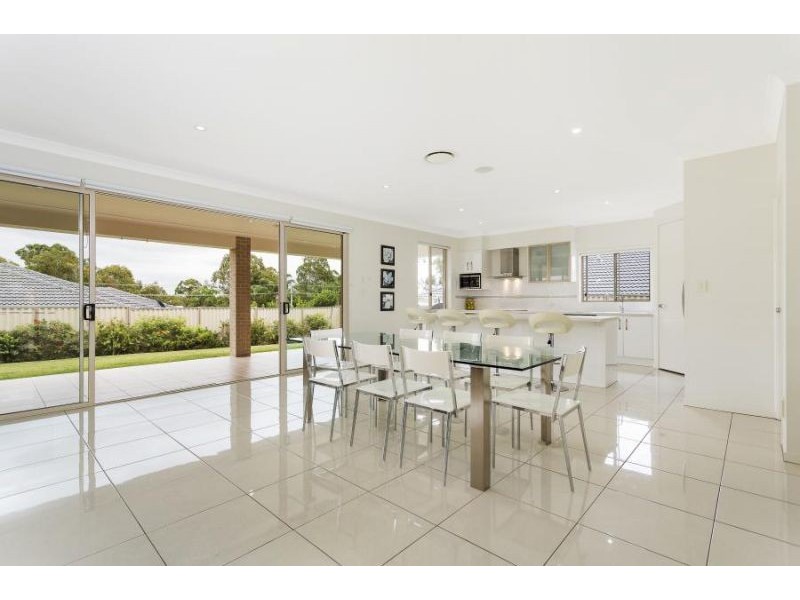 12 Amalia Street, Birkdale QLD 4159