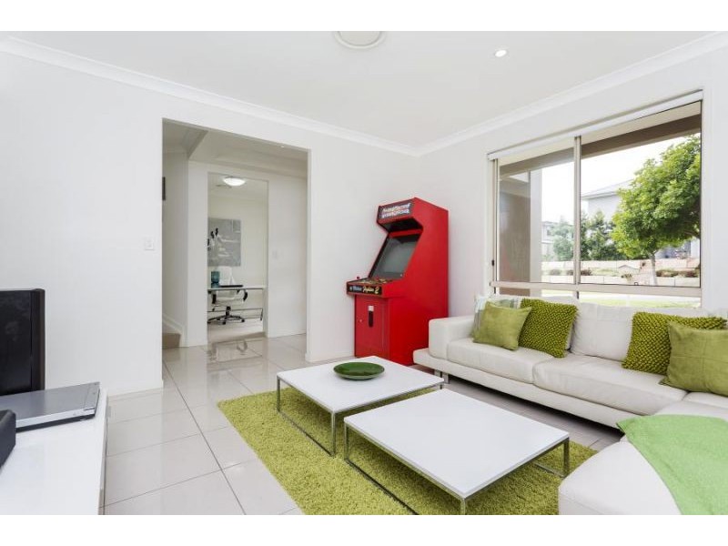 12 Amalia Street, Birkdale QLD 4159