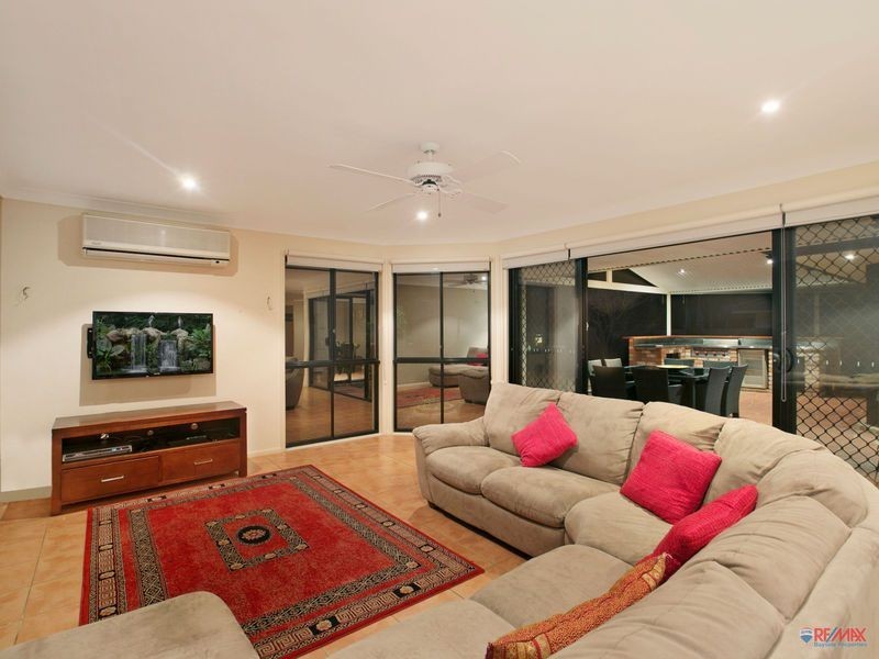 111 Hilliards Park Drive, Wellington Point QLD 4160