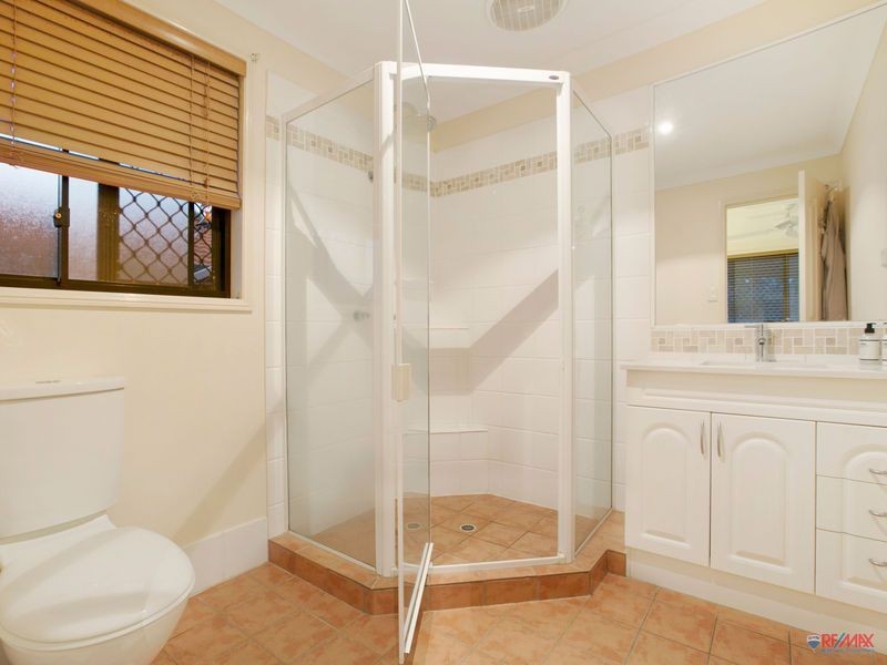 111 Hilliards Park Drive, Wellington Point QLD 4160