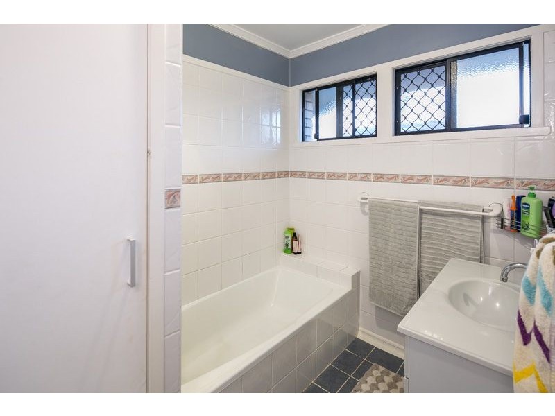 16 Natasha Street, Wynnum West QLD 4178