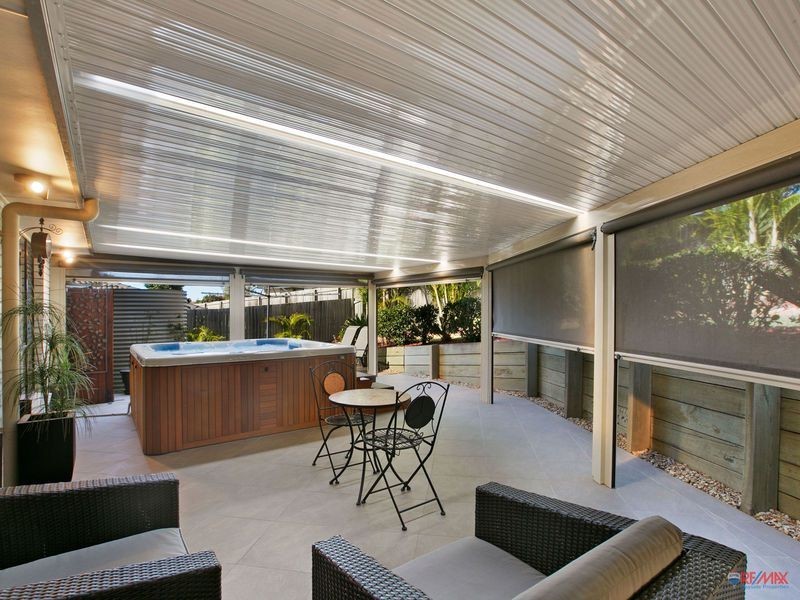 4 Magnetic Place, Redland Bay QLD 4165