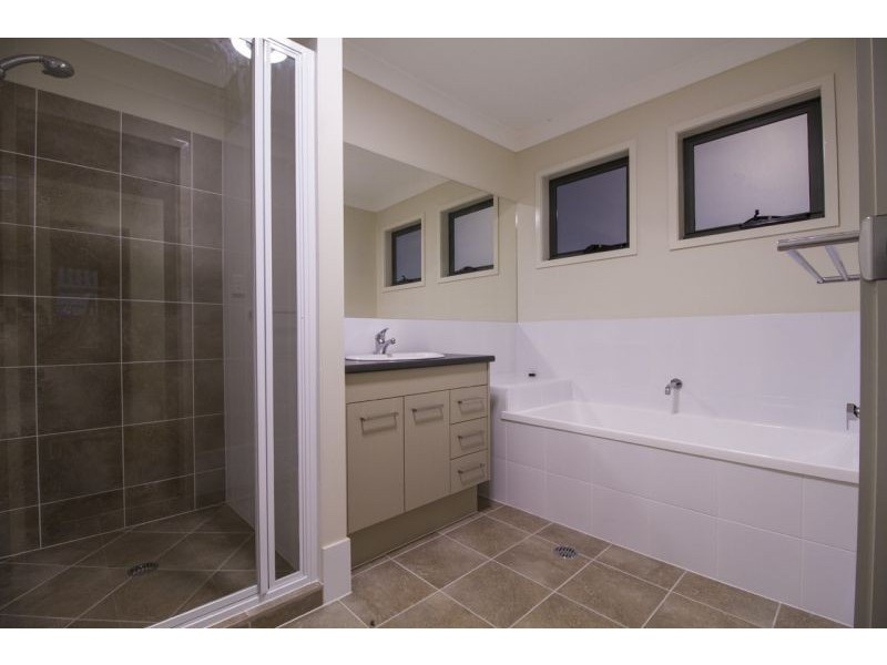 12 Leichhardt St, Russell Island QLD 4184