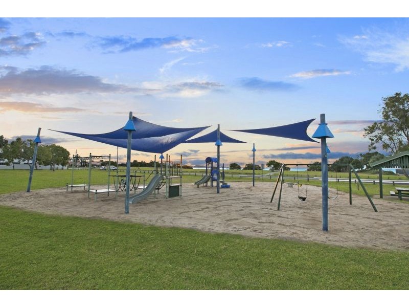 49 Makaha Drive, Birkdale QLD 4159