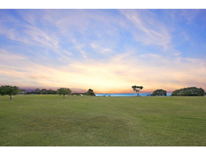 49 Makaha Drive, Birkdale QLD 4159