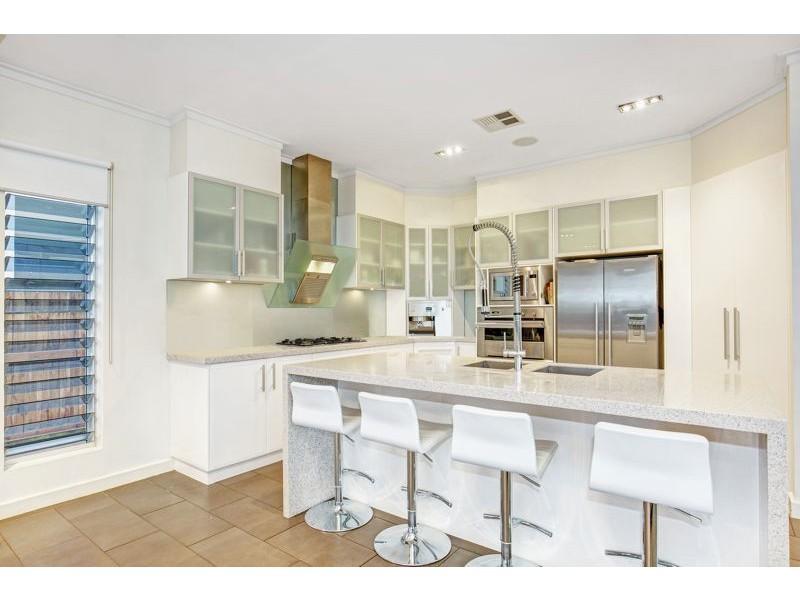 68 Habitat Drive, Redland Bay QLD 4165