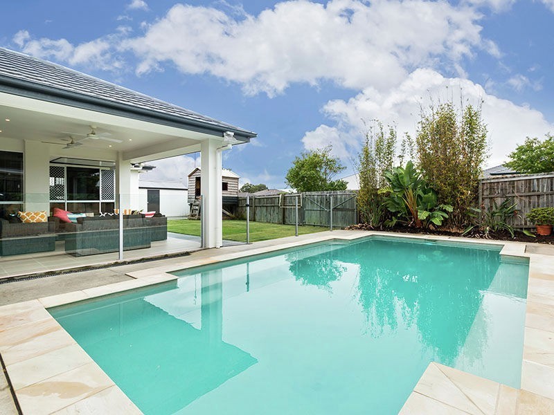 18 Balsam Street, Redland Bay QLD 4165