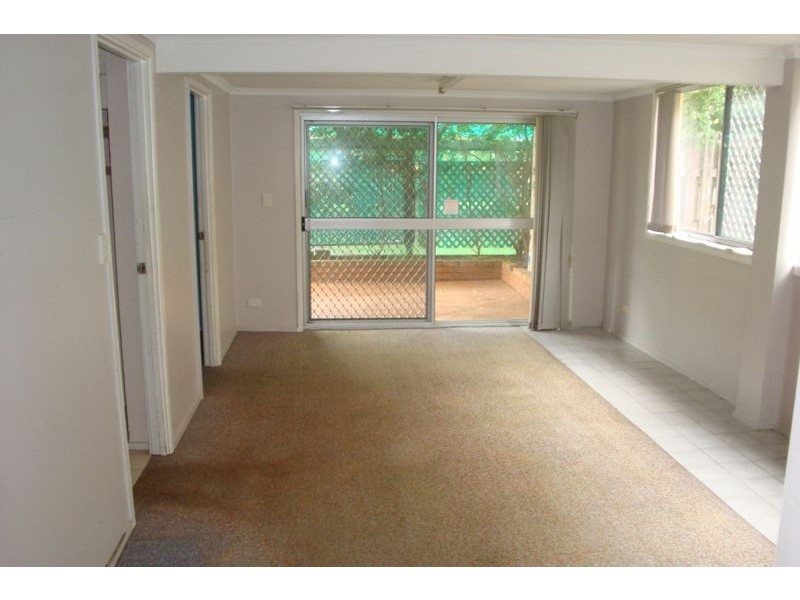 18 Rossinton St, Birkdale QLD 4159