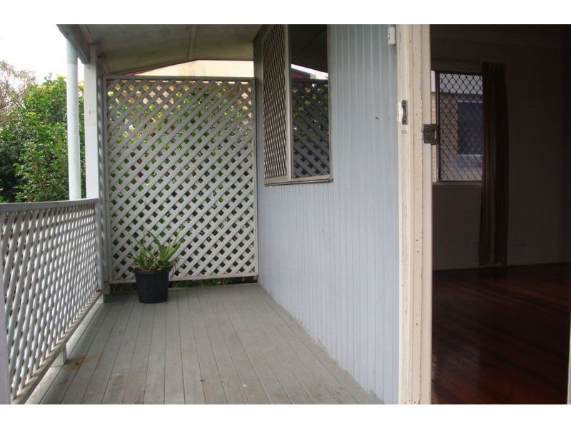 18 Rossinton St, Birkdale QLD 4159