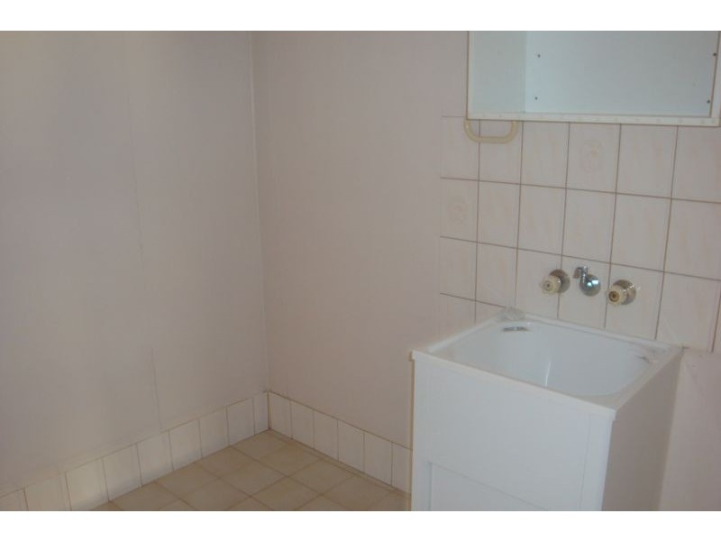 18 Rossinton St, Birkdale QLD 4159