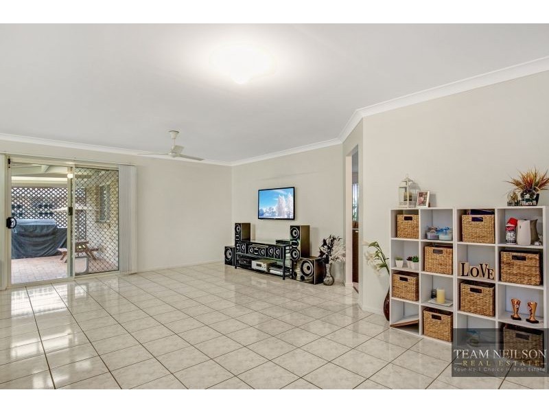 8 Achterberg Place, Victoria Point QLD 4165