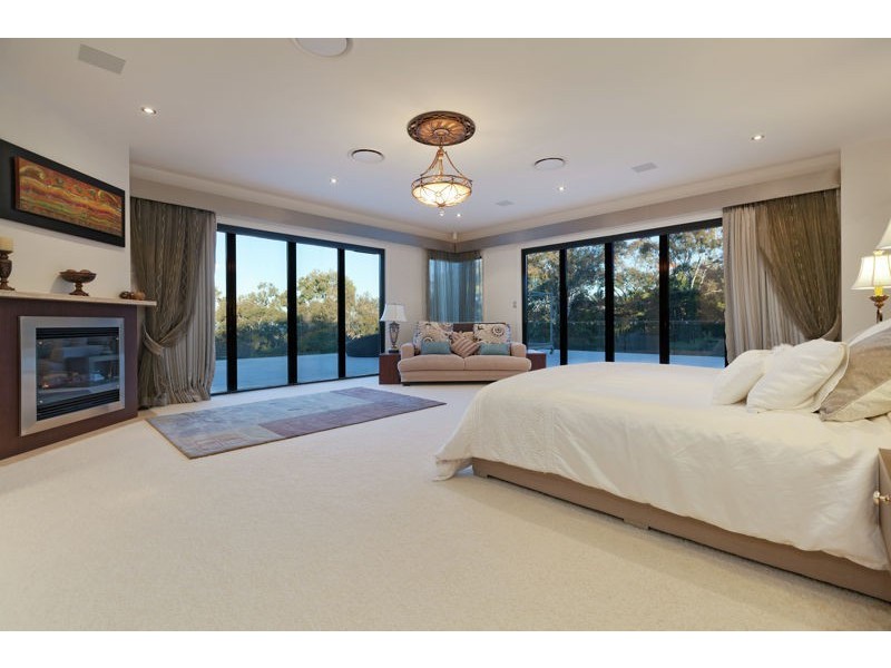 261 Wellington Street, Ormiston QLD 4160
