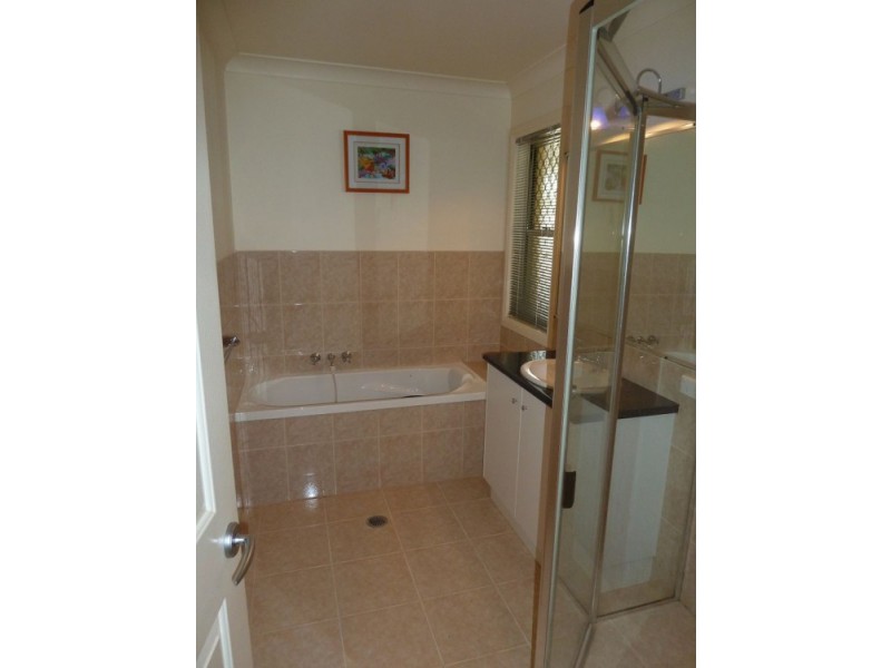 6 Baylink Drive, Redland Bay QLD 4165