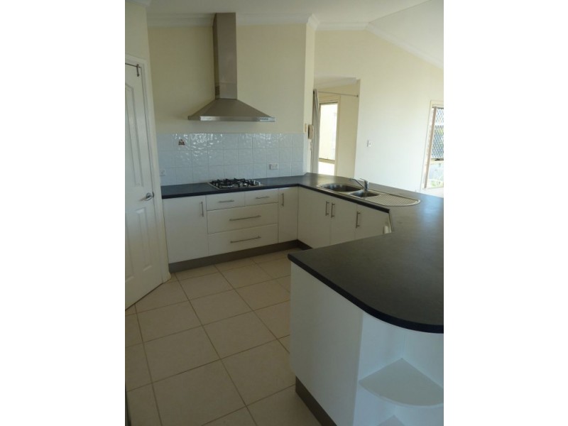 6 Baylink Drive, Redland Bay QLD 4165