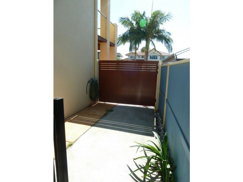 6 Baylink Drive, Redland Bay QLD 4165
