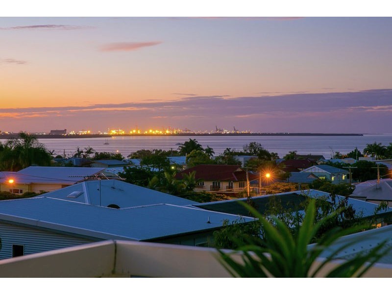 92 KINGSLEY TERRACE, Manly QLD 4179
