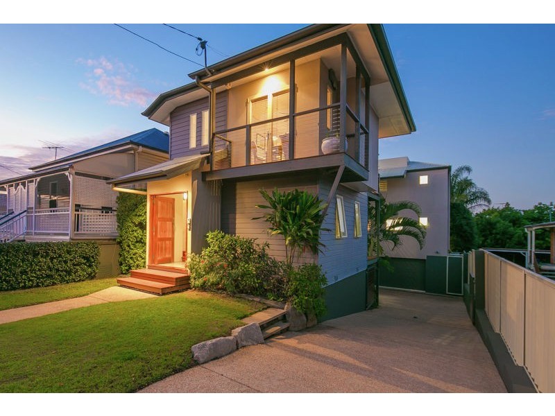 92 KINGSLEY TERRACE, Manly QLD 4179