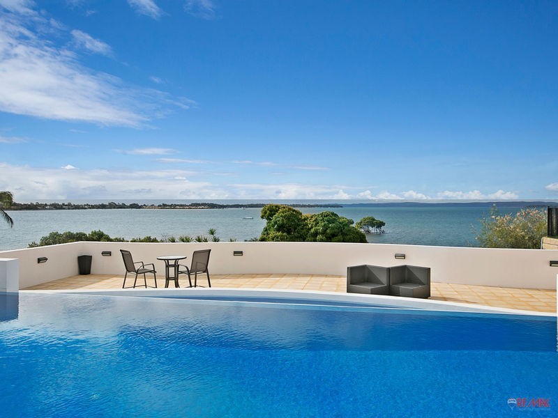 37 Esplanade, Redland Bay QLD 4165