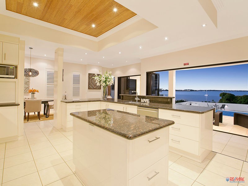 37 Esplanade, Redland Bay QLD 4165