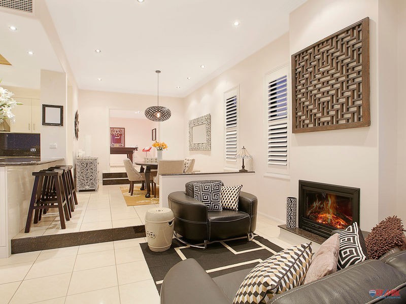37 Esplanade, Redland Bay QLD 4165