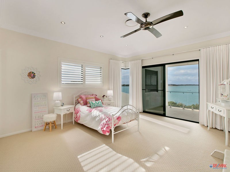 37 Esplanade, Redland Bay QLD 4165