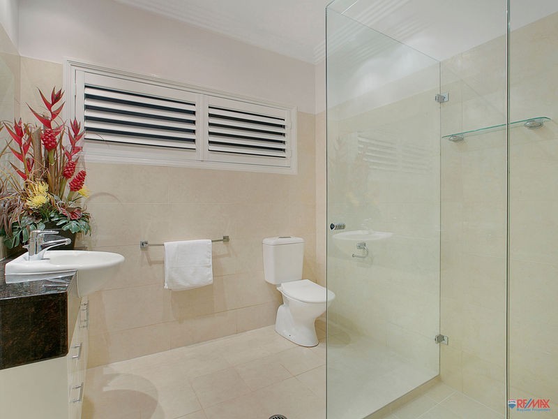 37 Esplanade, Redland Bay QLD 4165