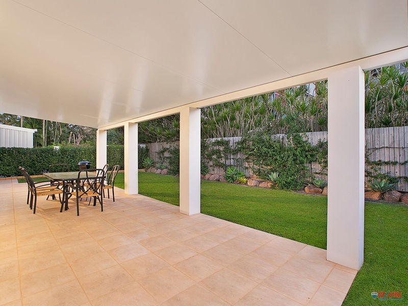 37 Esplanade, Redland Bay QLD 4165
