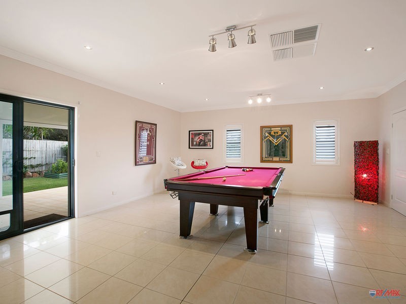 37 Esplanade, Redland Bay QLD 4165