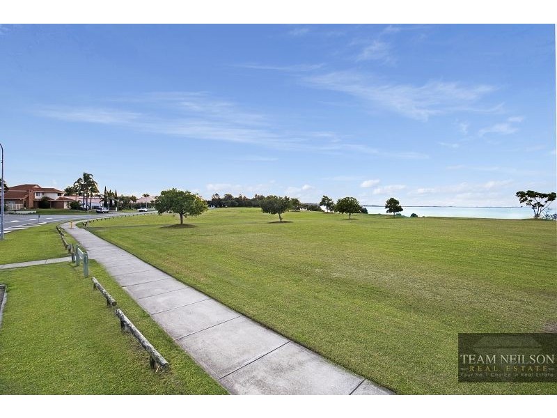 1 Mala Crescent, Birkdale QLD 4159