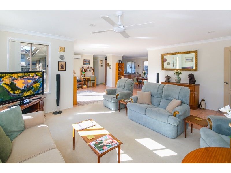 17 Matthews Way, Wakerley QLD 4154