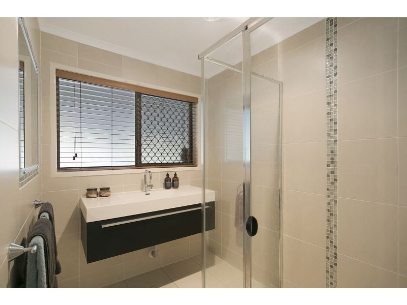 11 Buena Vista Avenue, Thornlands QLD 4164