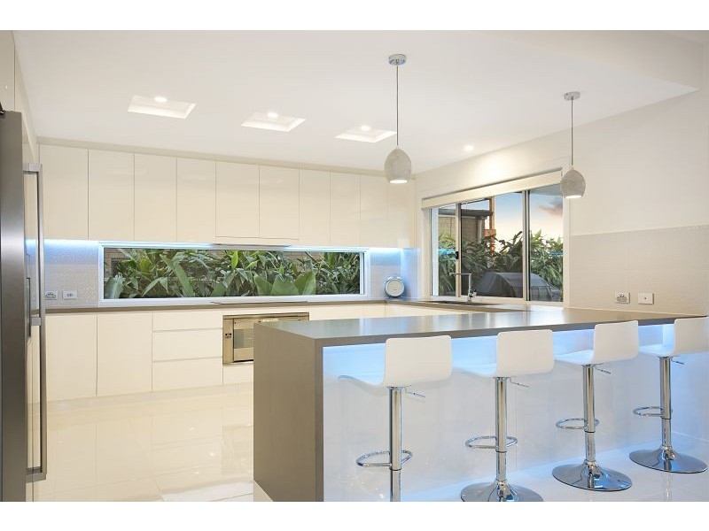 8 Nadine Crescent, Thornlands QLD 4164