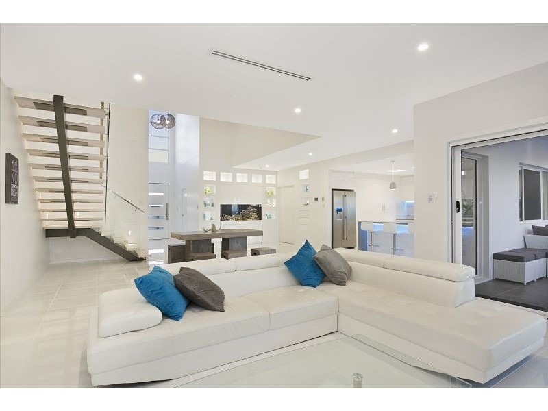 8 Nadine Crescent, Thornlands QLD 4164