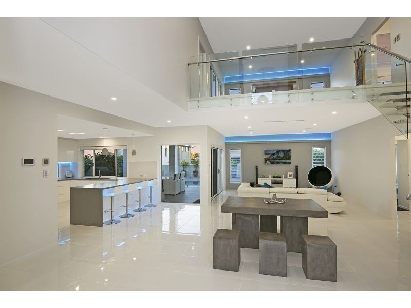 8 Nadine Crescent, Thornlands QLD 4164