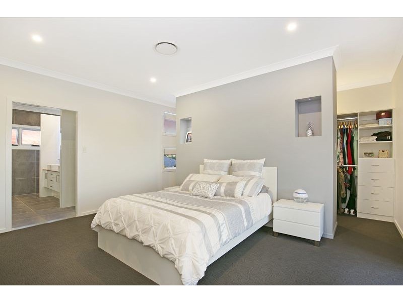 8 Nadine Crescent, Thornlands QLD 4164