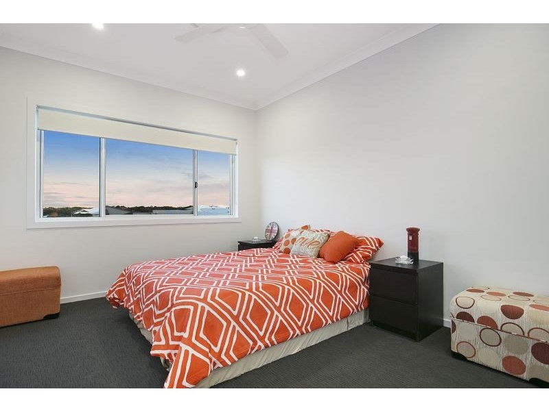 8 Nadine Crescent, Thornlands QLD 4164