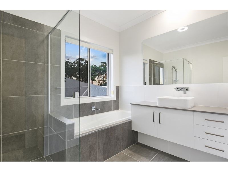 8 Nadine Crescent, Thornlands QLD 4164