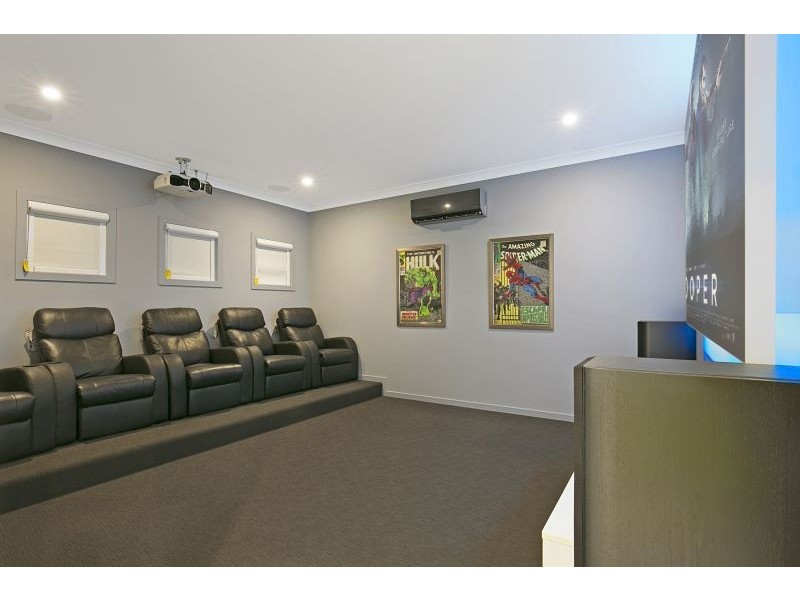 8 Nadine Crescent, Thornlands QLD 4164