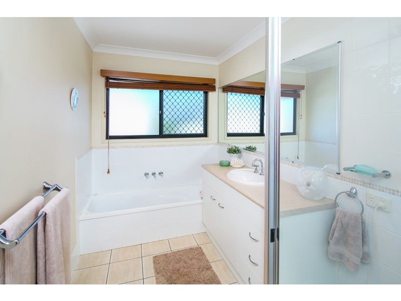 4 Atrium Close, Wellington Point QLD 4160