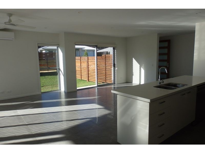 33 Girraween Crescent, Capalaba QLD 4157