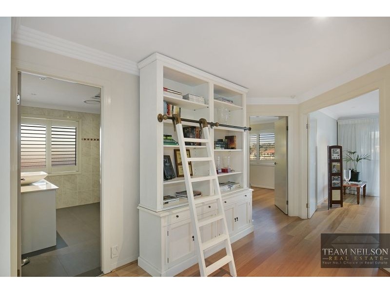 14 Beaufort Court, Raby Bay QLD 4163