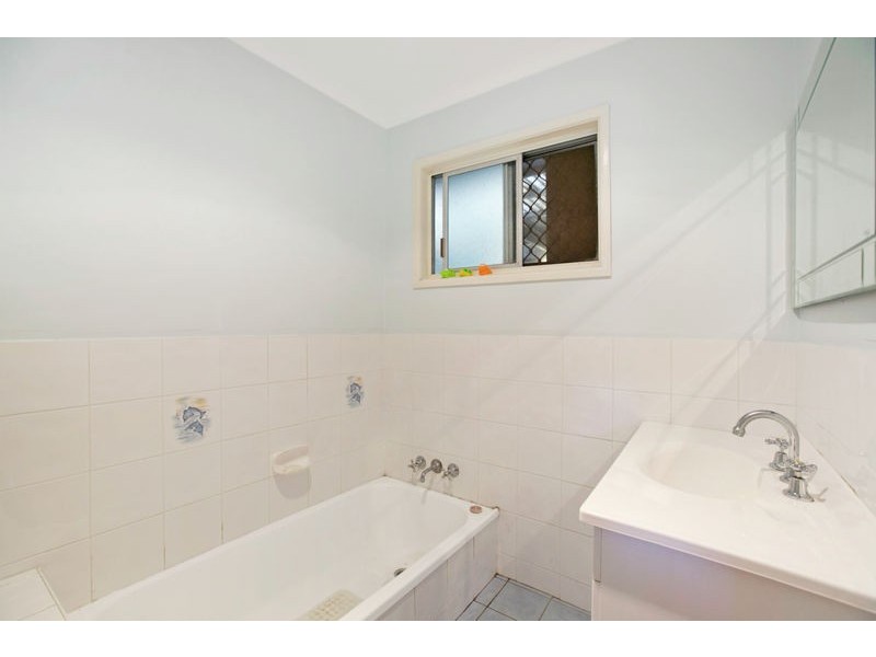 46 Crown Rd, Alexandra Hills QLD 4161