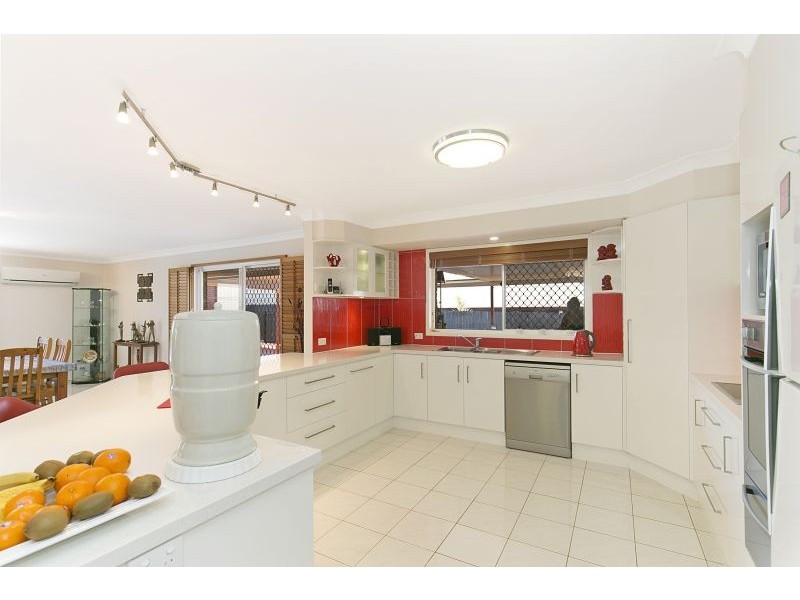 8 Montgomery Drive, Wellington Point QLD 4160