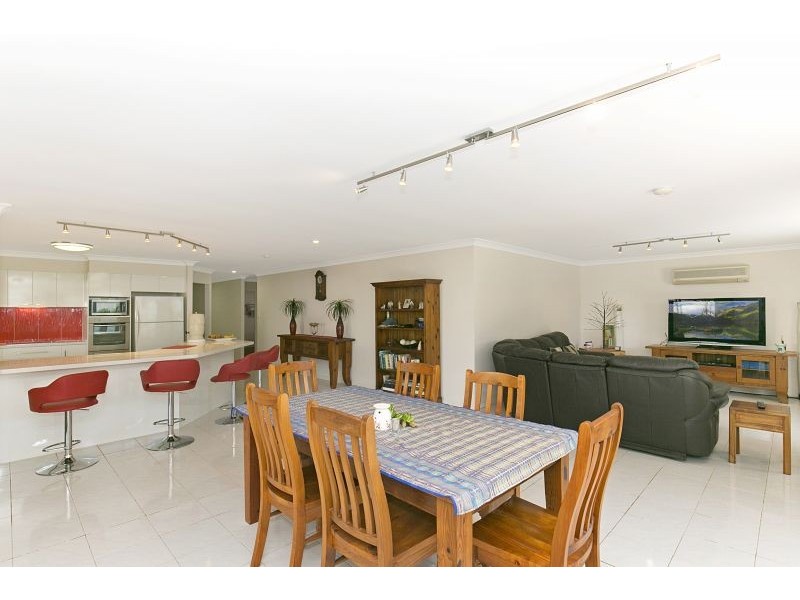 8 Montgomery Drive, Wellington Point QLD 4160